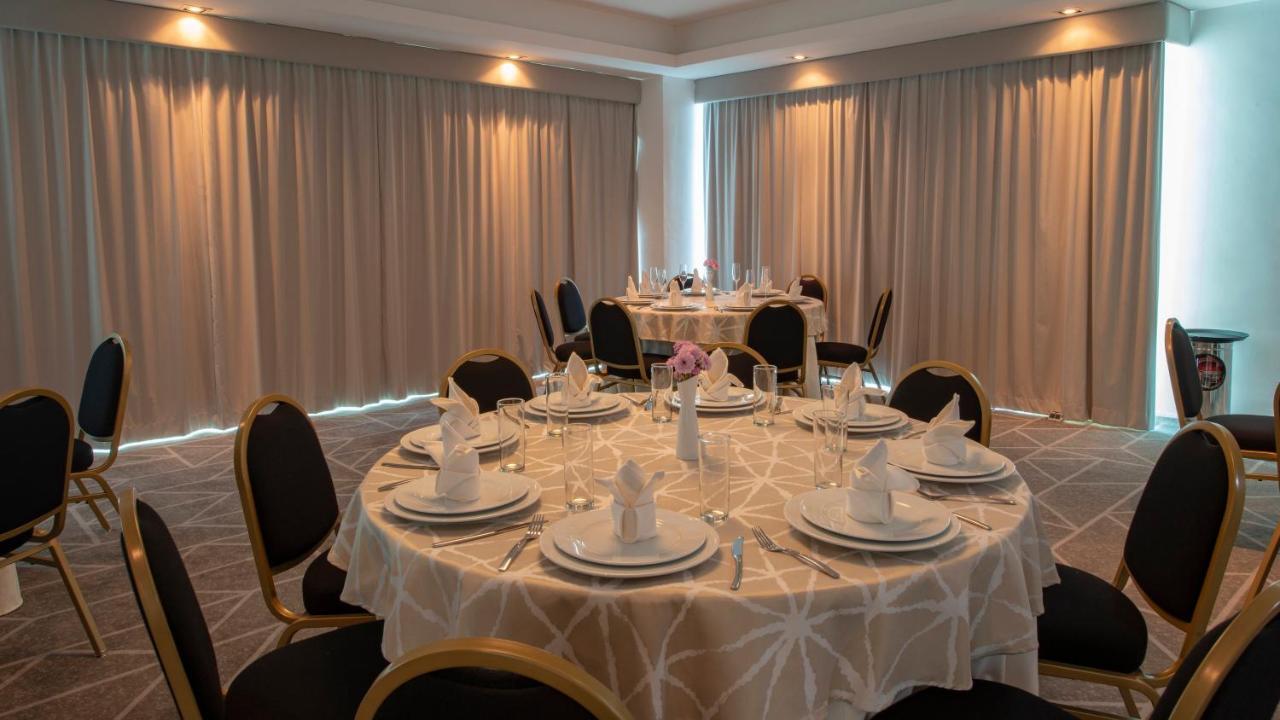 Holiday Inn & Suites - Merida La Isla By Ihg Zewnętrze zdjęcie
