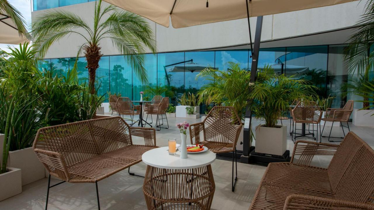 Holiday Inn & Suites - Merida La Isla By Ihg Zewnętrze zdjęcie