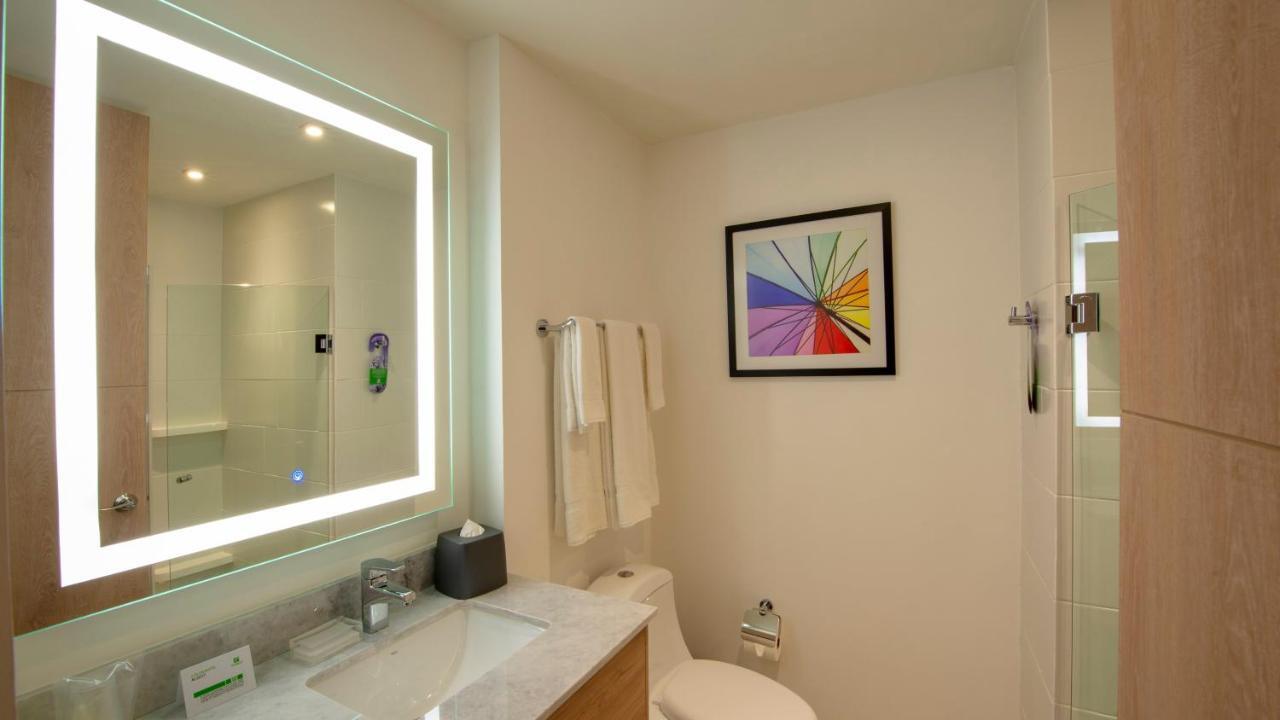 Holiday Inn & Suites - Merida La Isla By Ihg Zewnętrze zdjęcie