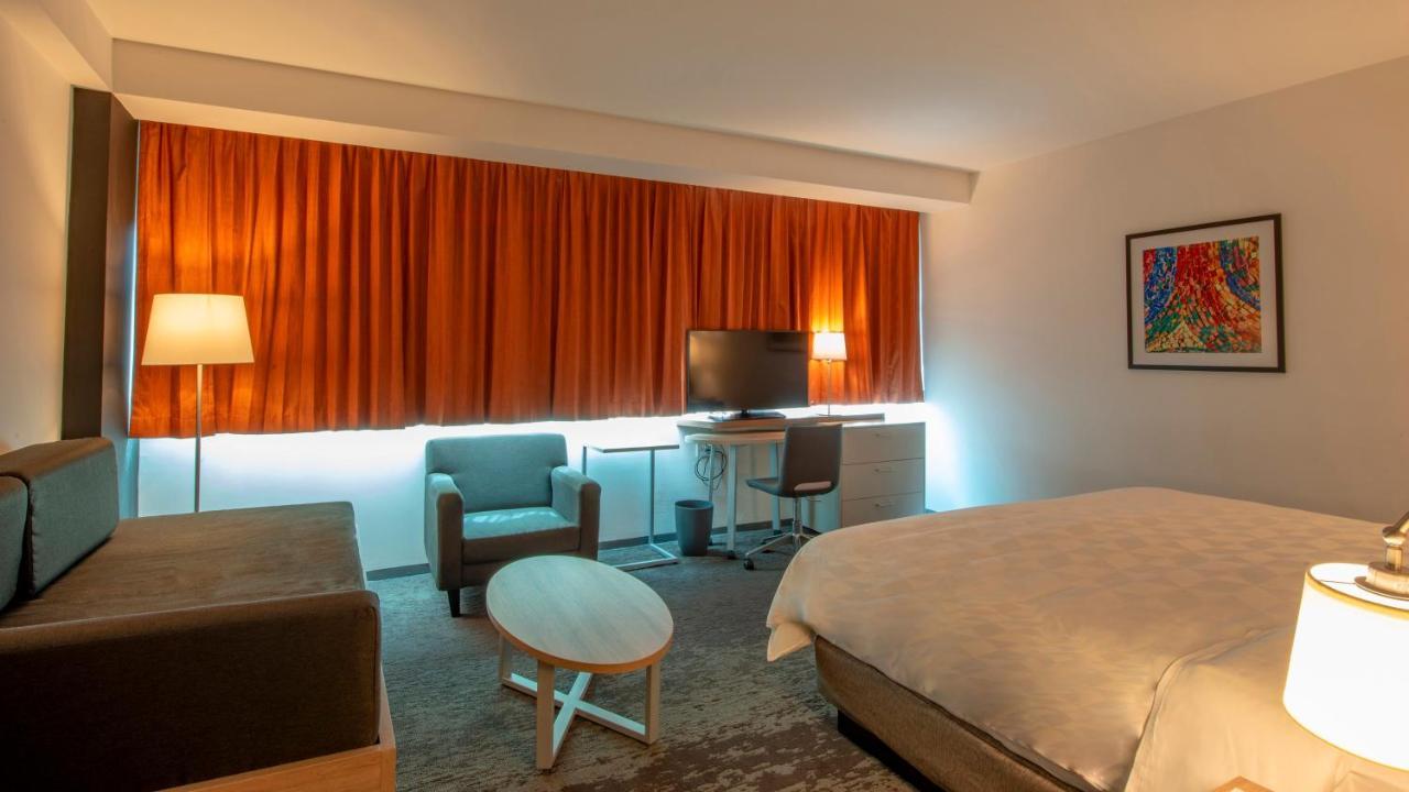 Holiday Inn & Suites - Merida La Isla By Ihg Zewnętrze zdjęcie